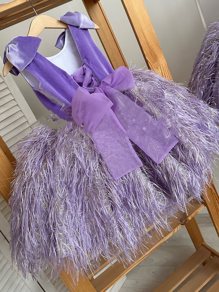 European And American Girls Piano Playing Dress