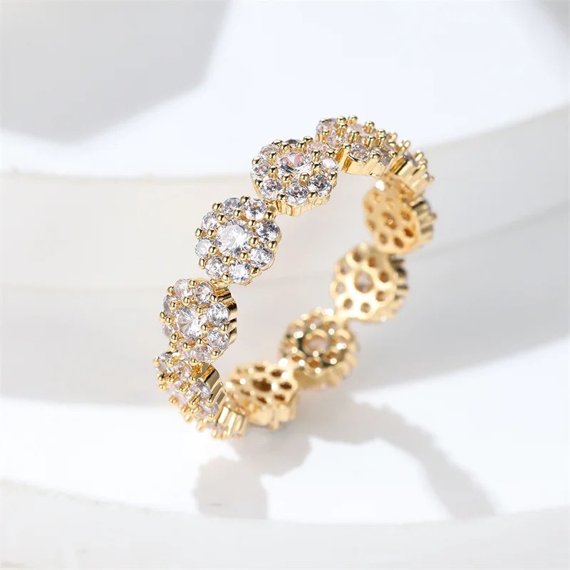 Luxury Female Charm White Zircon Ring