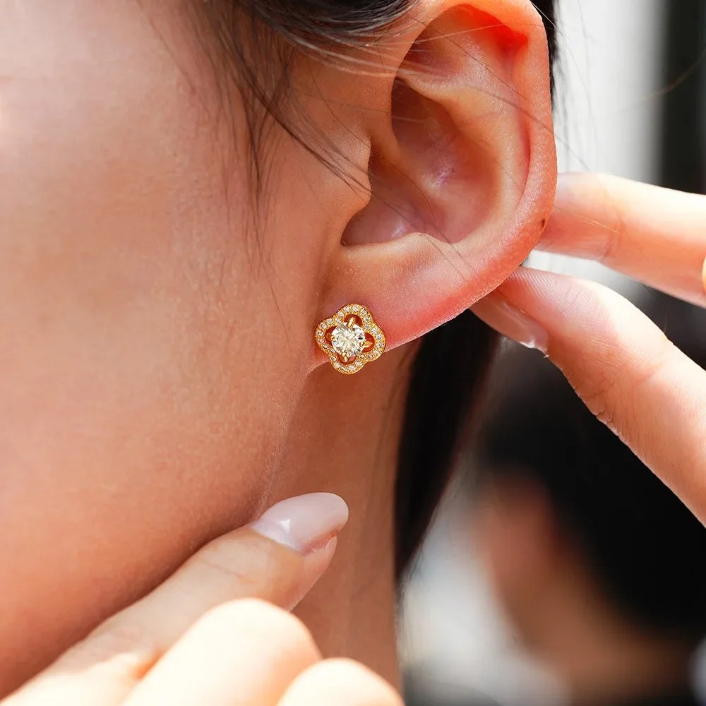 Luxury 100% Real 18K Gold Ring and Lucky Grass Moissanite Women's Stud Earrings