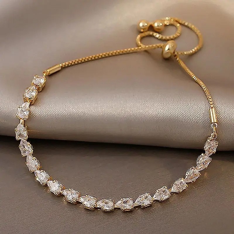 Luxury Adjustable Bracelet  A Stylish Geometric Square Rhinestone Wristband for Women