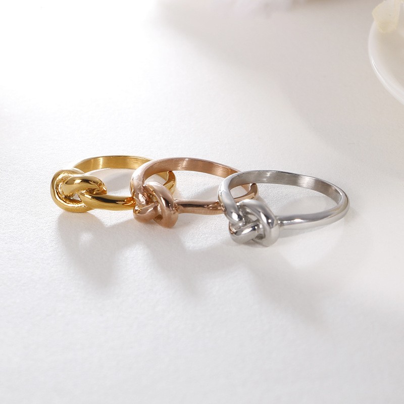 Knot Ring