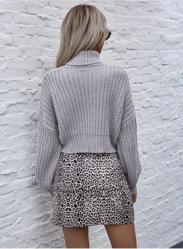 Turtleneck Midriff-baring Knitted Sweater Short